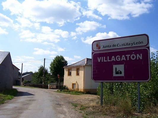 villagatonentry.jpg