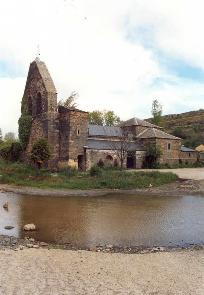 Iglesia de Villagatón ños 880